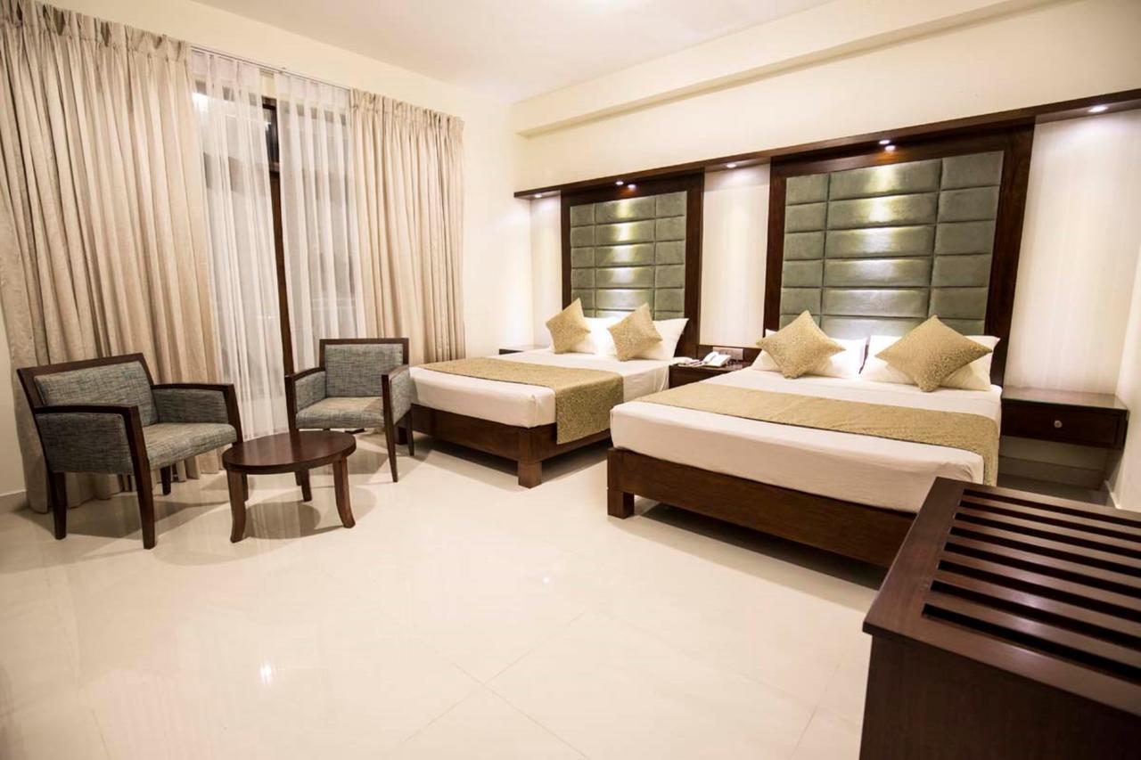 Grand 7 Hotel -Kesbewa Пилияндала Экстерьер фото